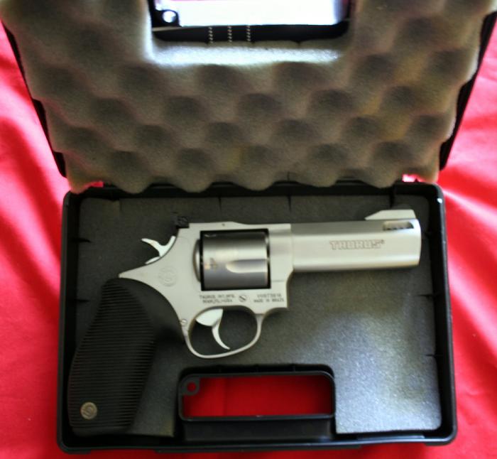 taurus-international-mfg-co-tracker-45-acp-revolver-stainless-adj